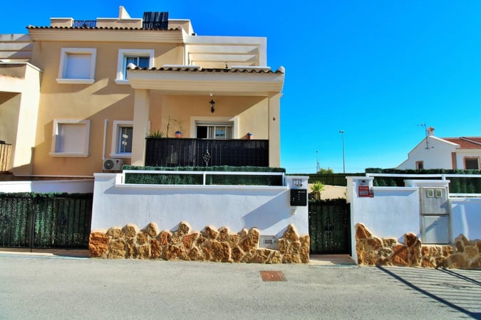 Villa in San Miguel de Salinas - view 1