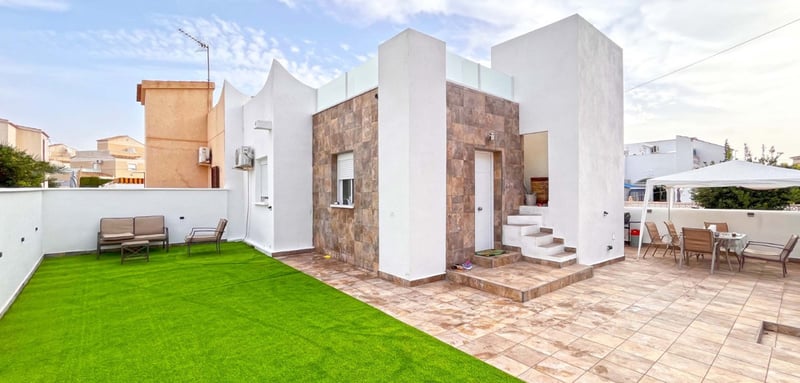 Villa in Playa Flamenca - view 1
