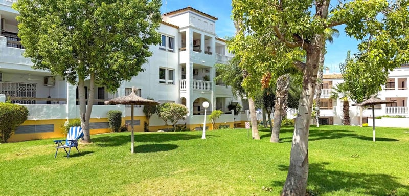 Apartment in Villamartin - view 1