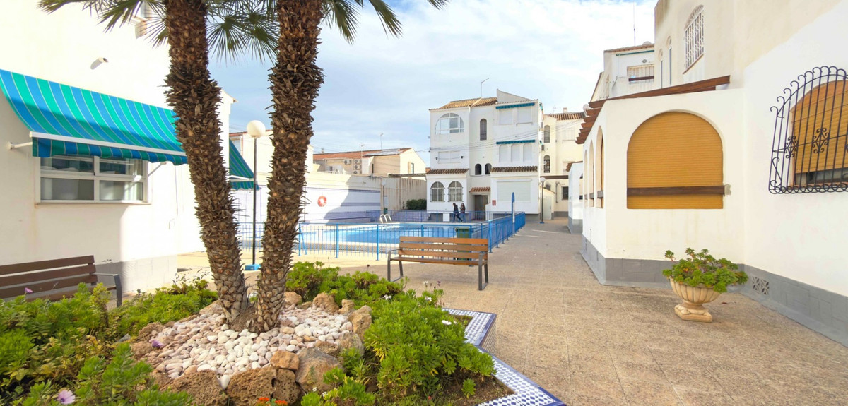 Apartment in Torrevieja - Image 3