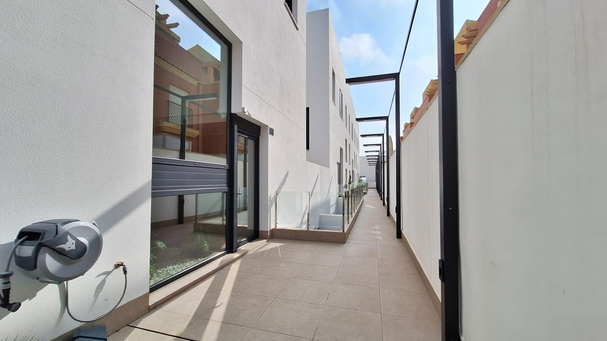 Apartment in Guardamar del Segura - Image 3