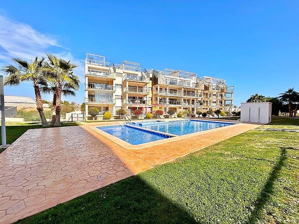 Apartment in Villamartin - view 1
