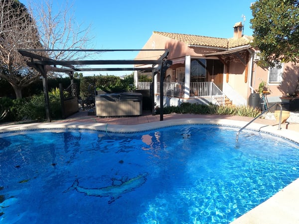 House in Molins - view 1