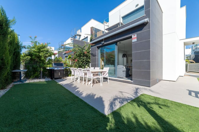 Villa in Punta Prima - view 1