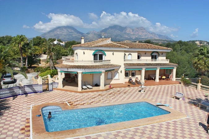 Villa in l'Alfas del Pi - view 1