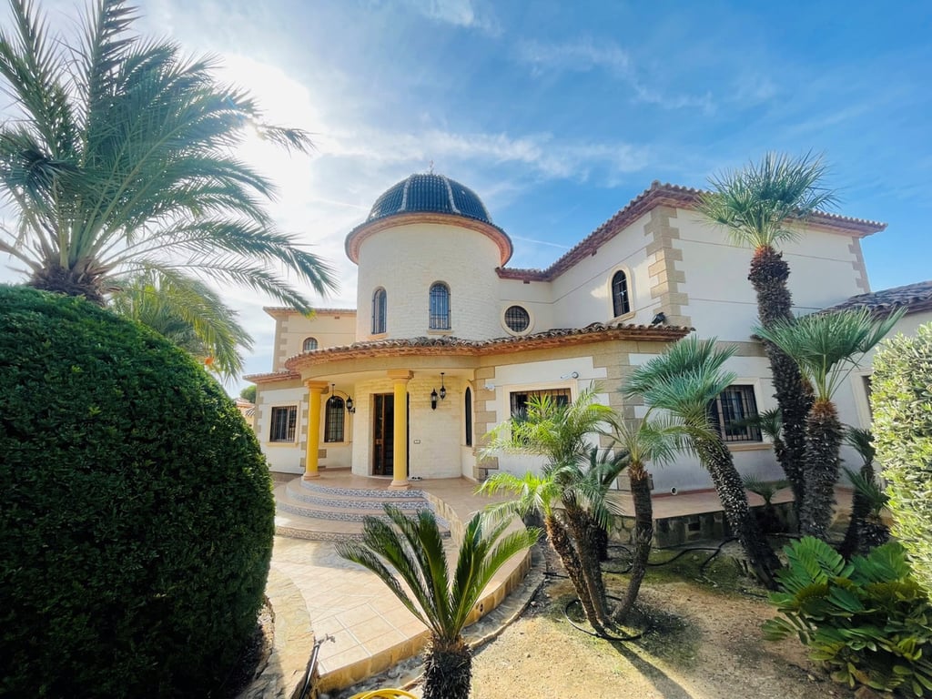 Villa in Altea