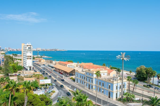 Apartment in Alicante - view 1