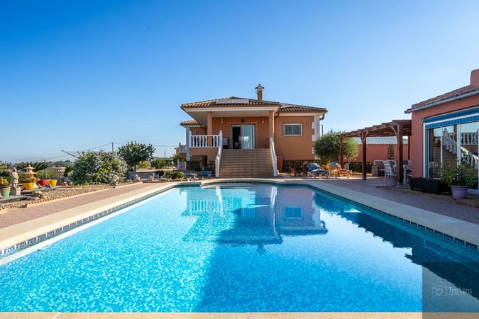 Villa in Benejuzar - view 1