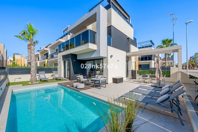 Villa in Dehesa de Campoamor - view 1