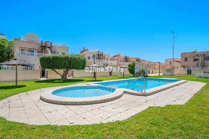 House in La Zenia - view 1