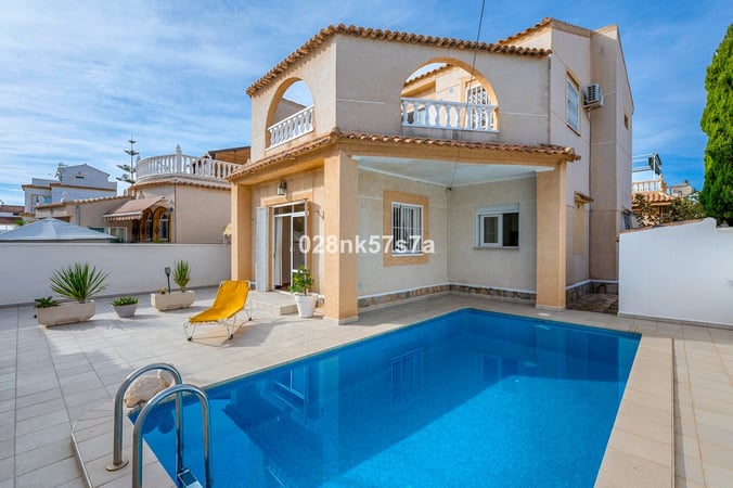 Villa in Playa Flamenca - view 1
