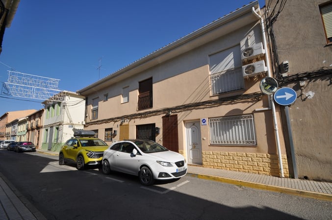 House in Pinoso - view 1