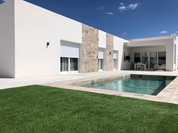 Villa in Pinoso - view 1