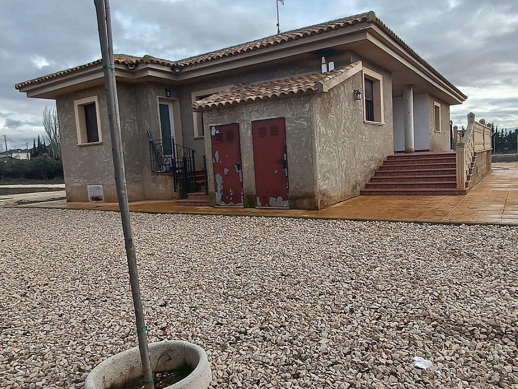 Villa in Yecla - Image 3