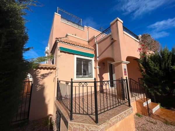 House in Los Montesinos - view 1