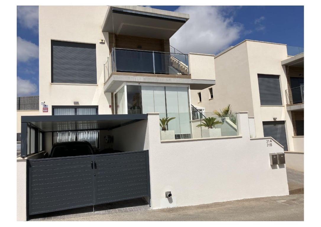 Villa in San Miguel de Salinas - Image 2