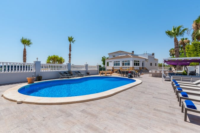 Villa in Catral - view 1
