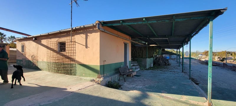 House in San Miguel de Salinas - view 1