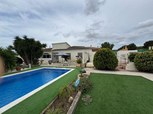 Villa in La Marina - view 1