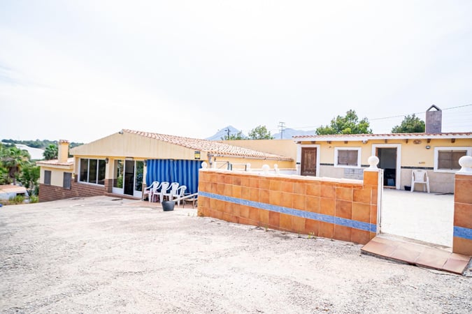 House in La Nucia - view 1