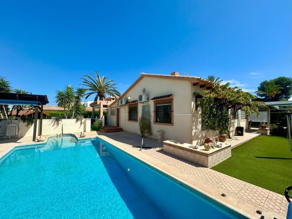 Villa in Cabo Roig - view 1