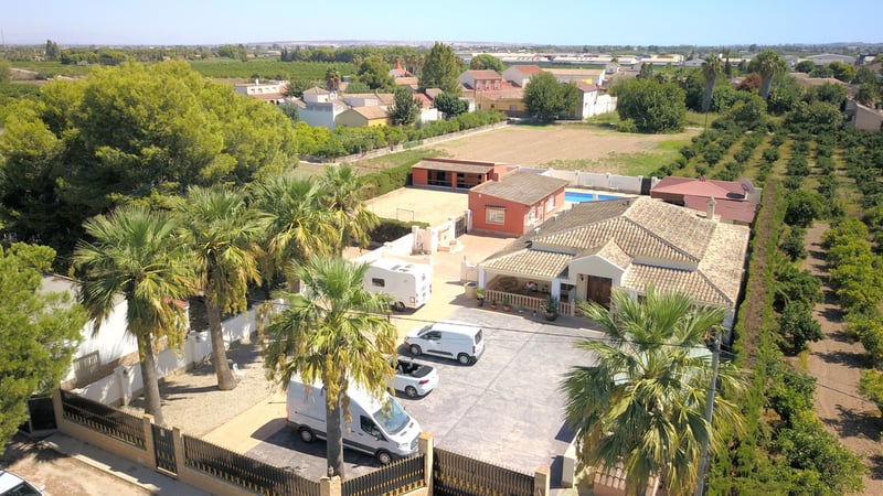 Villa in Heredades - view 1