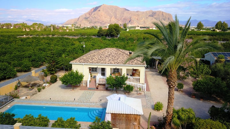 Villa in La Campaneta - view 1