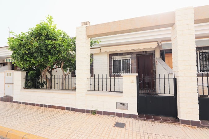 House in Torre de la Horadada - view 1