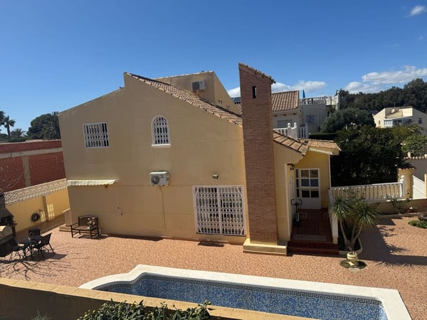 Villa in La Zenia - view 1