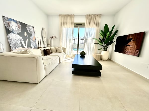 Villa in San Miguel de Salinas - view 1