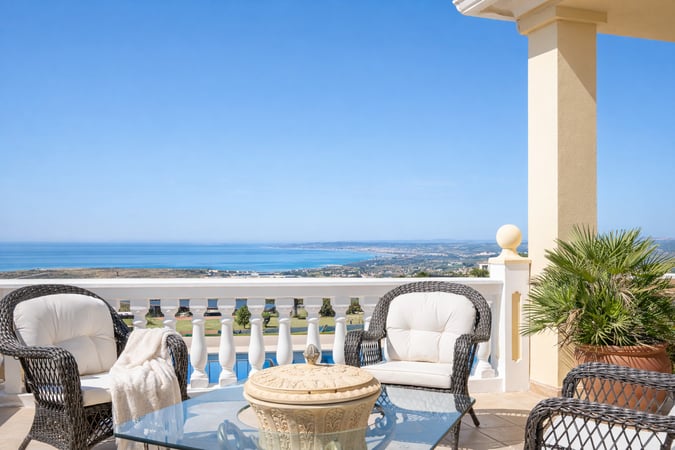Apartment in Estepona - view 1