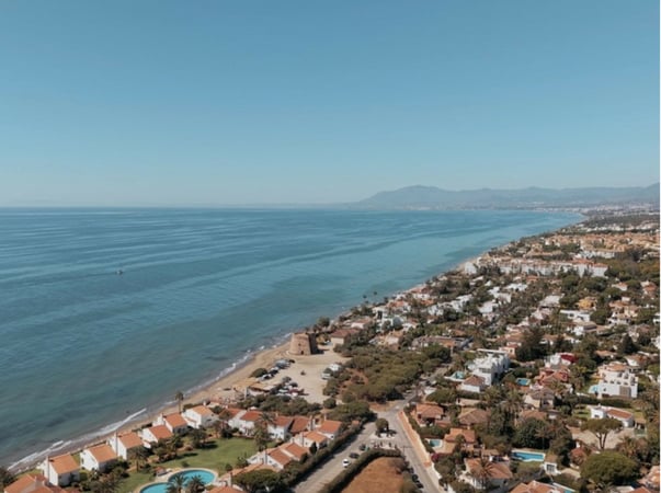 Villa in Marbella Del Este - view 1