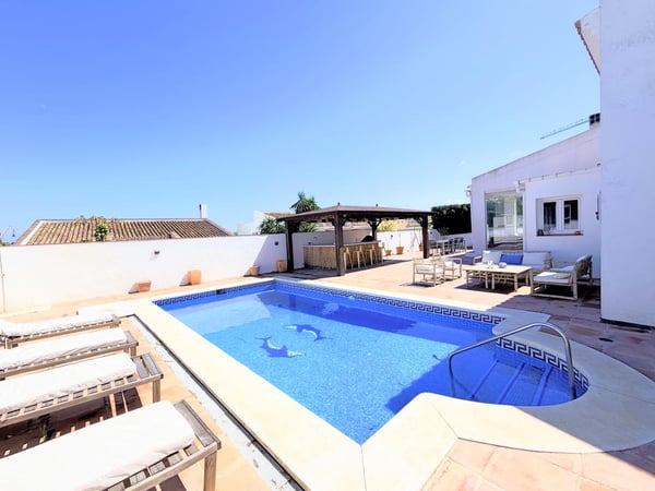 Villa in Manilva - view 1