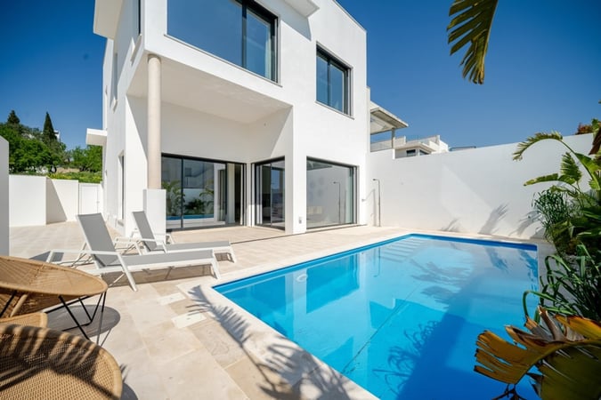 House in Santa Barbara de Nexe - view 1