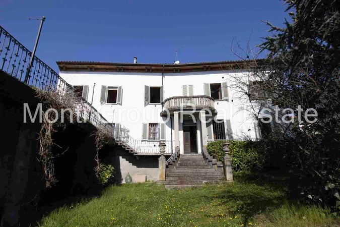 House in Maranzana - view 1