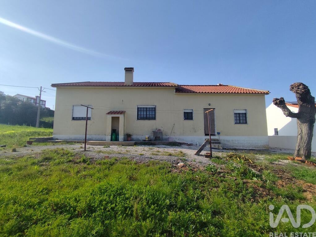 House in Valbom - Image 3