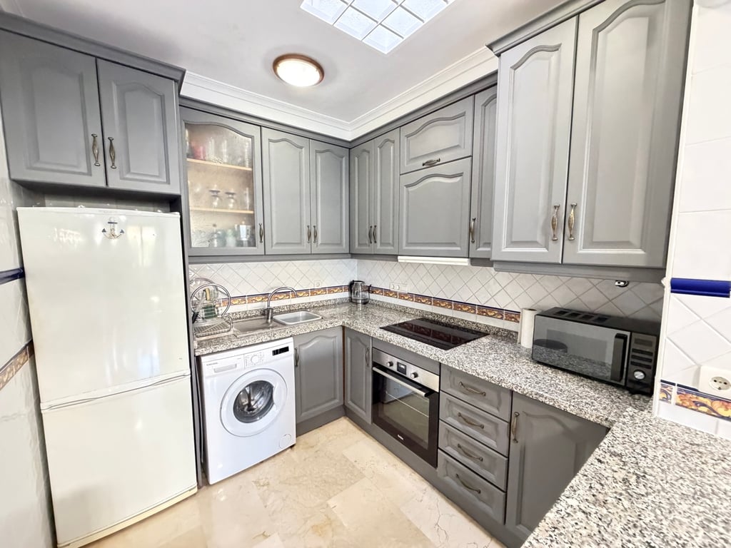 House in Villamartin - Image 3