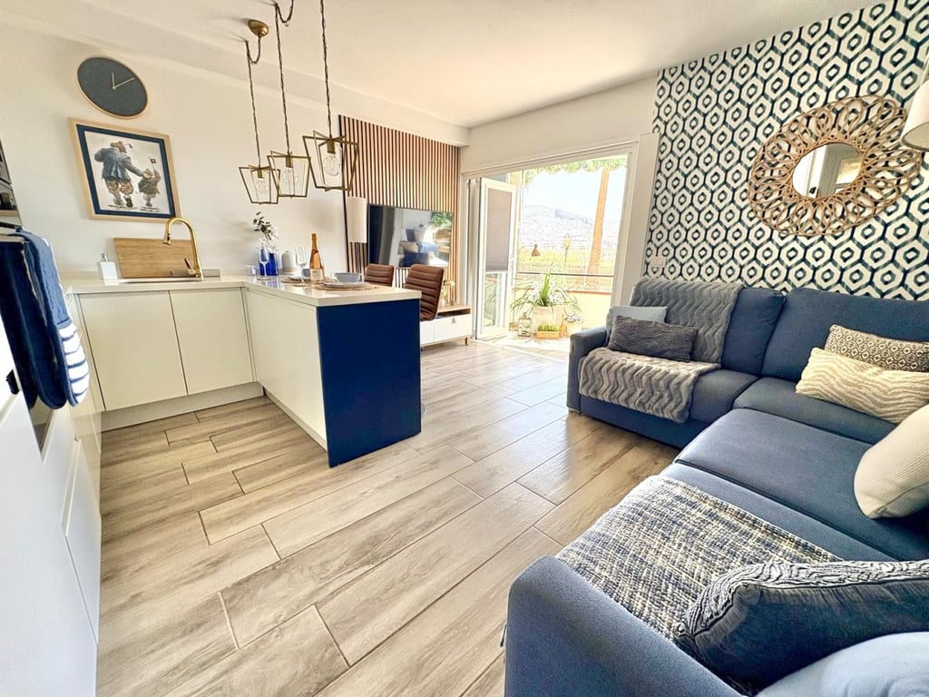 Apartment in Los Cristianos - Image 2