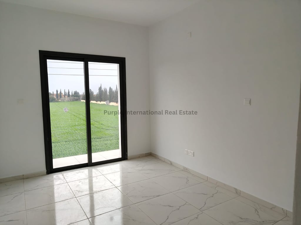 House in Kiti - Image 3