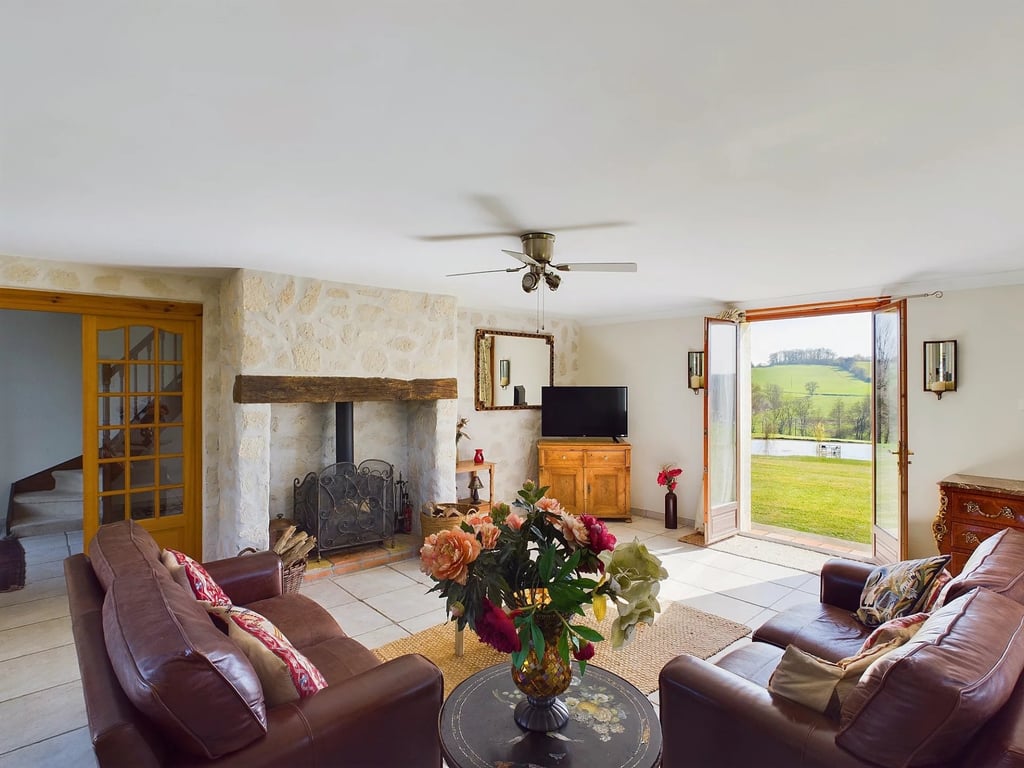 House in Cancon - Image 3