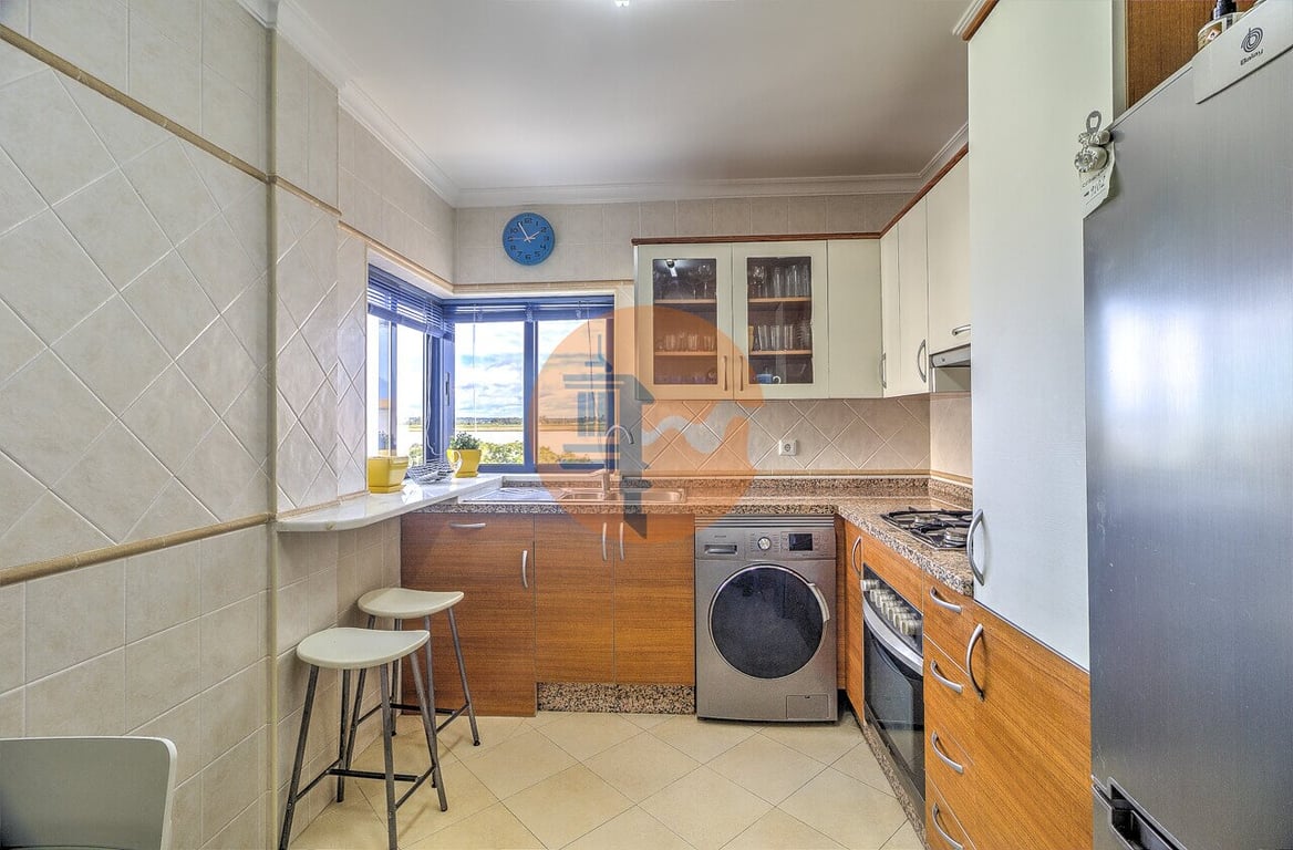 Apartment in Vila Real de Santo Antonio - Image 2