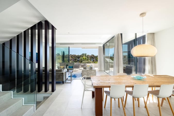 Villa in El Paraiso - view 1