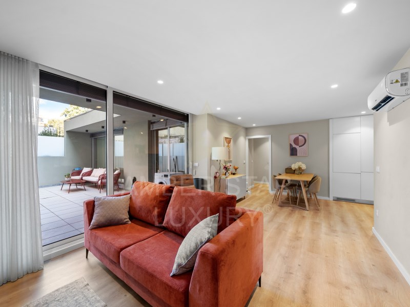 Apartment in Porto - Image 2