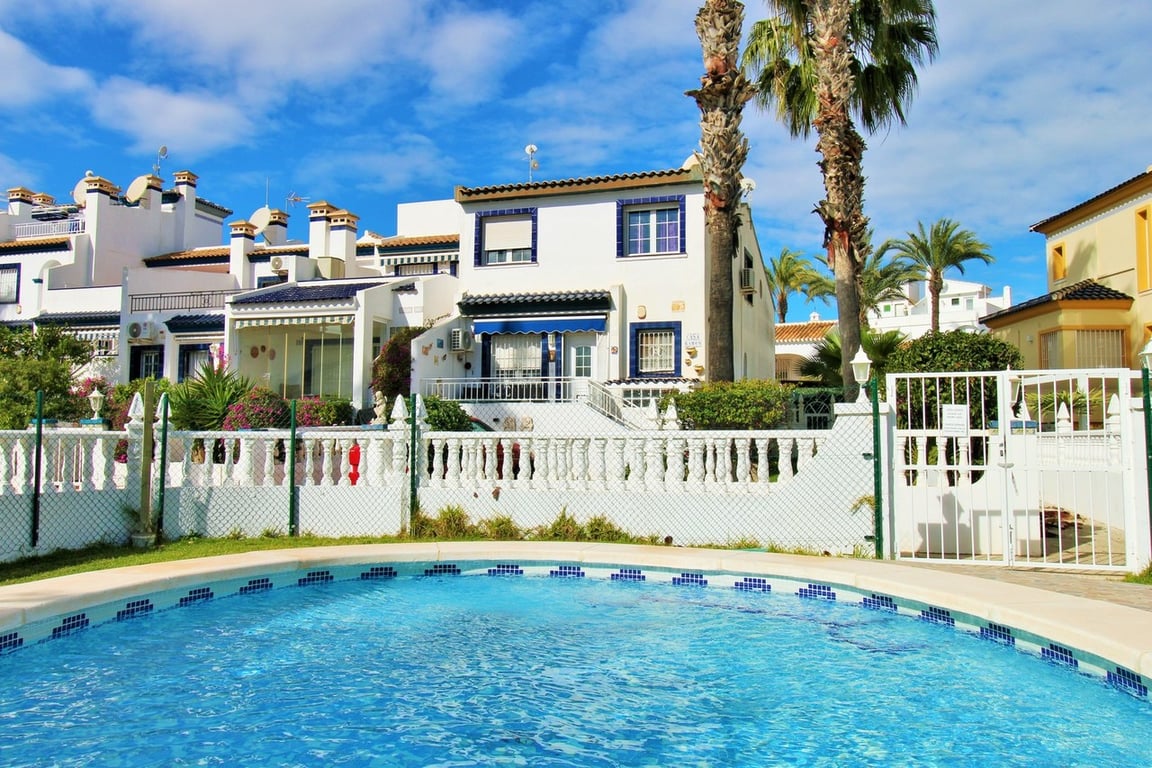 House in Villamartin - Image 2