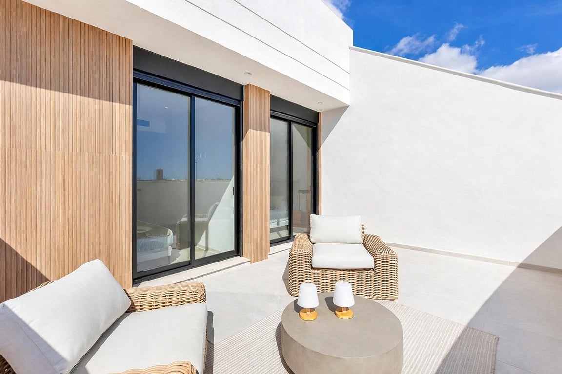 Villa in Los Alcazares - Image 2