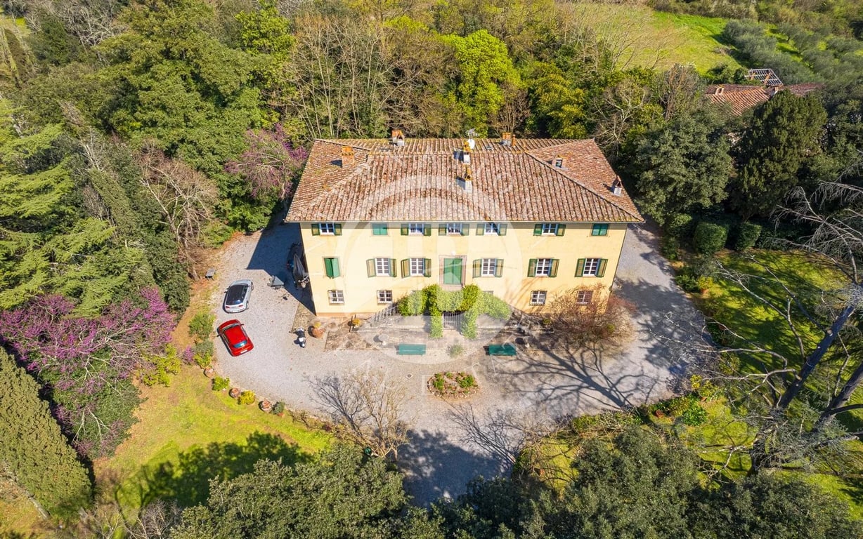 Villa in Lucca - Image 2