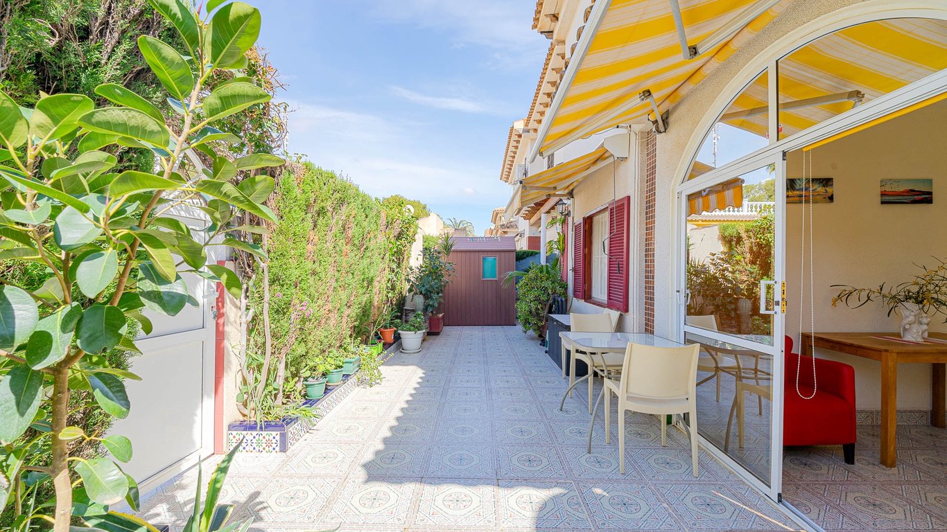 House in Punta Prima - Image 2