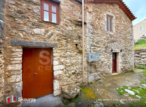 House in Thalamai - view 1