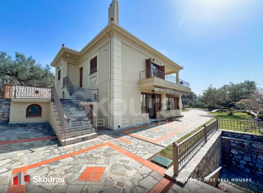 House in Thouria - Image 3