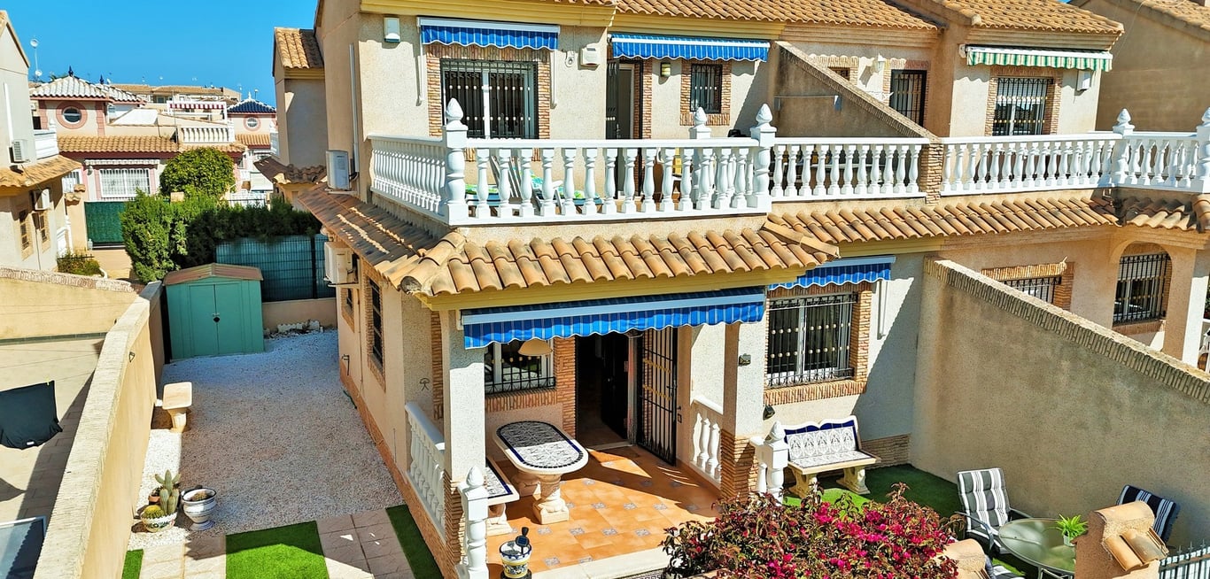 House in Playa Flamenca - Image 3